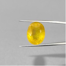 Yellow sapphire (pukhraj) 11.30 Carats / 12.43 Ratti